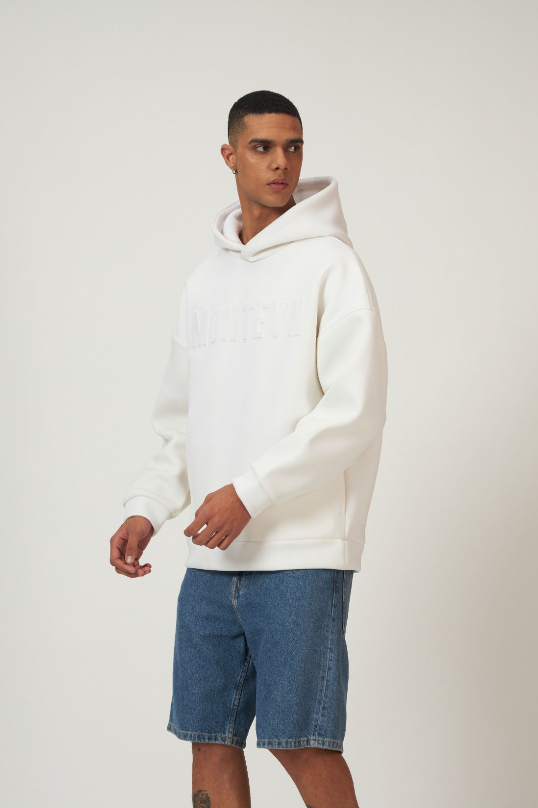 Monteyn "ARCTIC WHITE" – Super Oversized Premium Hoodie