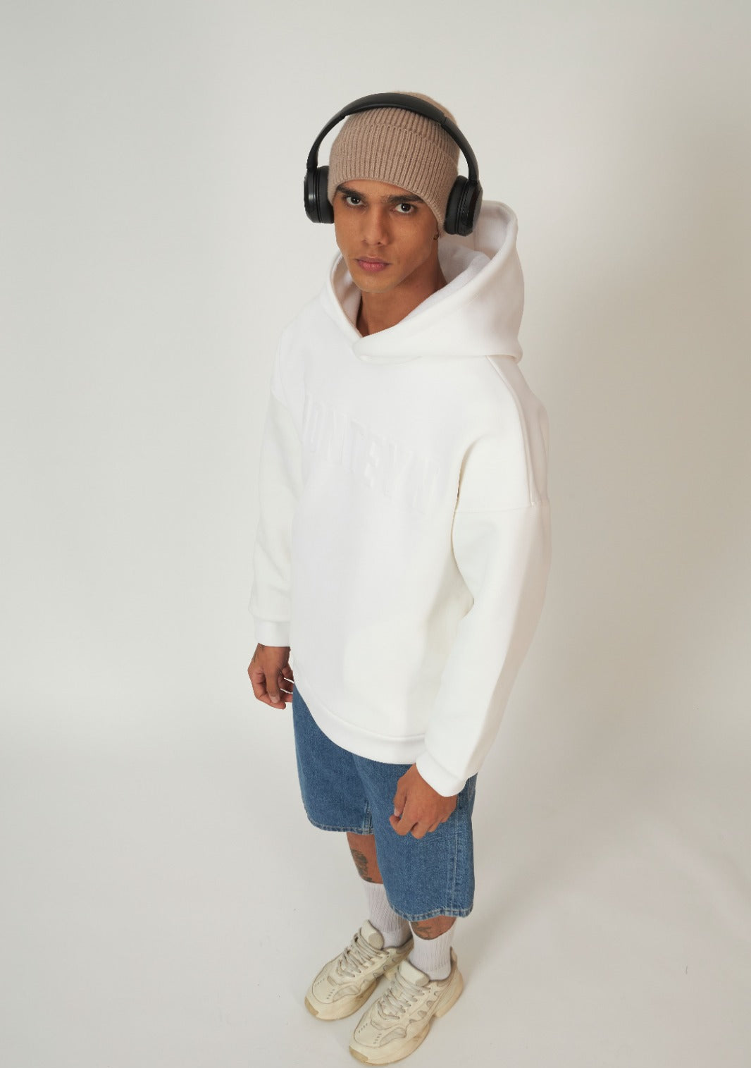 Monteyn "ARCTIC WHITE" – Super Oversized Premium Hoodie
